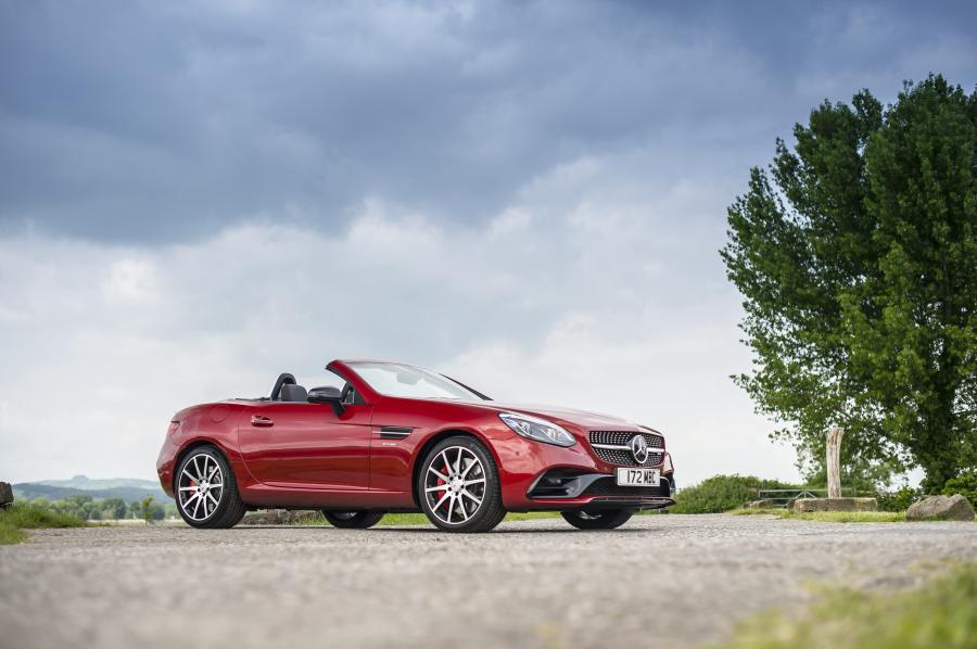  Mercedes-AMG SLC43 2016 года  (UK) (фото 7 из 30)